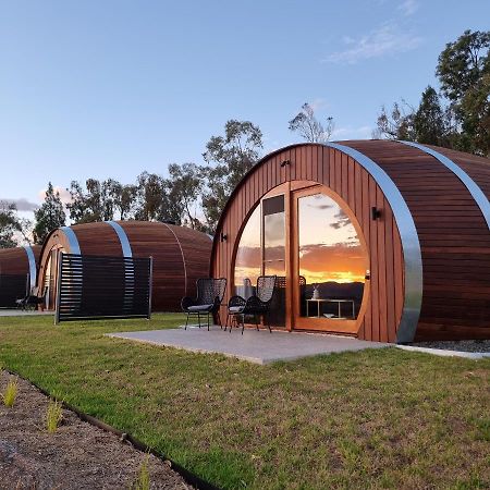 Barrel View Luxury Cabins Ballandean Exteriér fotografie